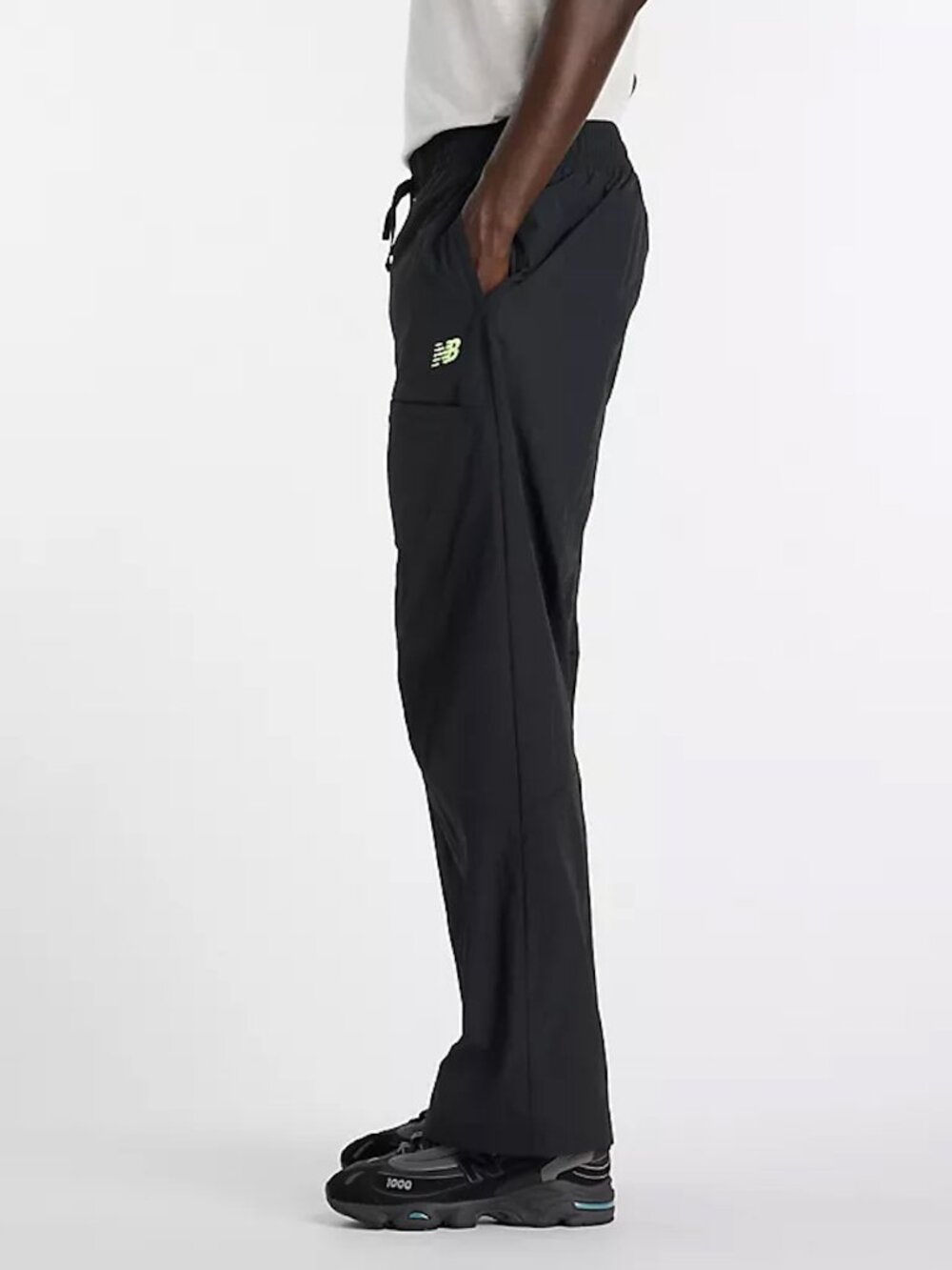 New Balance Black Woven Pants in Medium - Picture 3 of 7
